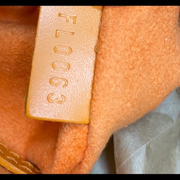 Authentic LV Hand Bag - Picture 7 of 9